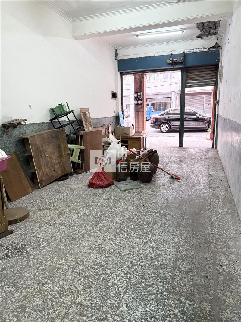 鹽埕駁二特區商四透天店面房屋室內格局與周邊環境
