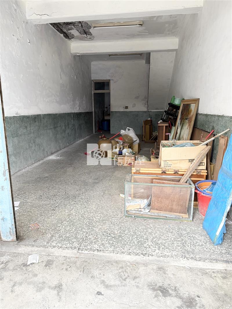 鹽埕駁二特區商四透天店面房屋室內格局與周邊環境
