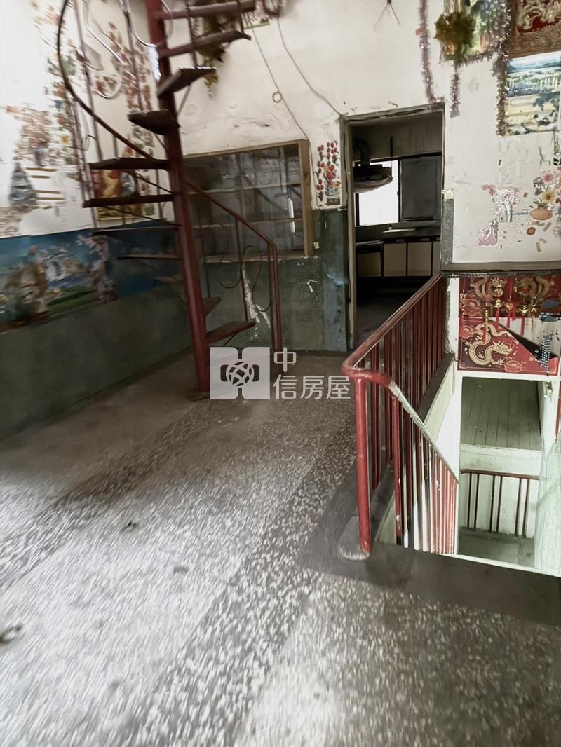 鹽埕駁二特區商四透天店面房屋室內格局與周邊環境