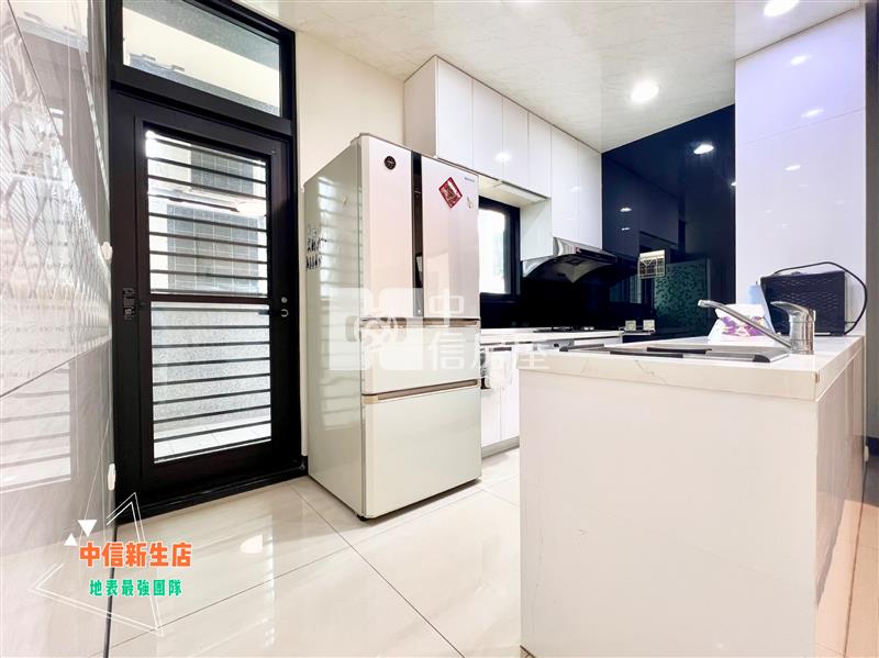 好市多7分鐘單層獨戶大面寬電梯透店房屋室內格局與周邊環境