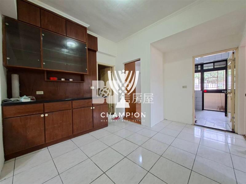 【冠軍商仲】培徳稀有平地三房電梯房屋室內格局與周邊環境