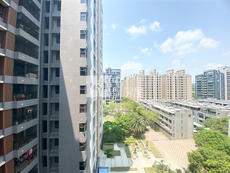 和築青風三房雙平車房屋室內格局與周邊環境