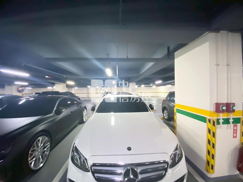 和築青風三房雙平車房屋室內格局與周邊環境