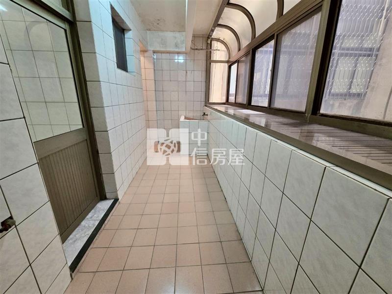 東山街1.2樓住店房屋室內格局與周邊環境