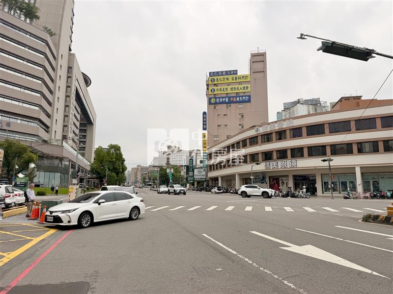中國醫商圈/五權路穩定收租透店房屋室內格局與周邊環境