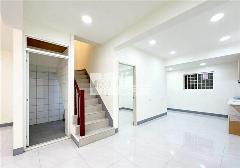 民雄惠安街雙車別墅B房屋室內格局與周邊環境