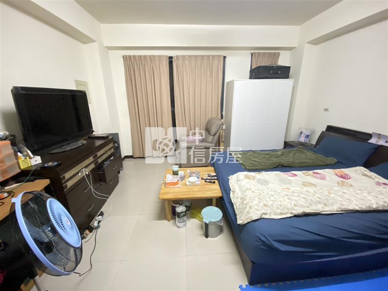 樹孝商圈震後前院停車美別墅房屋室內格局與周邊環境