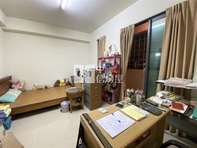 樹孝商圈震後前院停車美別墅房屋室內格局與周邊環境