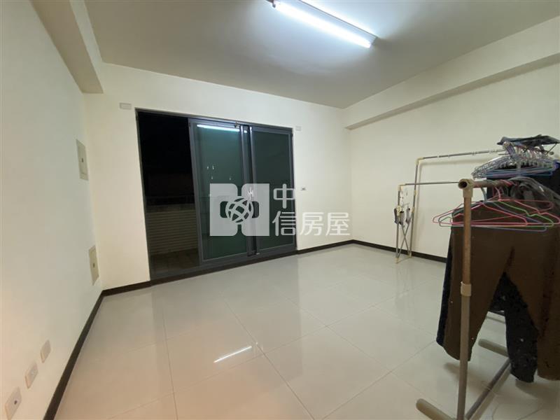 樹孝商圈震後前院停車美別墅房屋室內格局與周邊環境