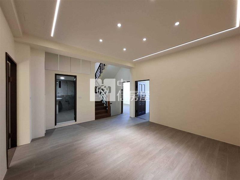 A20大地坪孝親房透天房屋室內格局與周邊環境