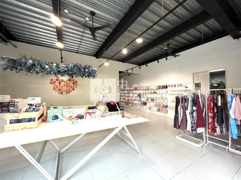 南屯文昌街/大地坪130坪/住二角店房屋室內格局與周邊環境