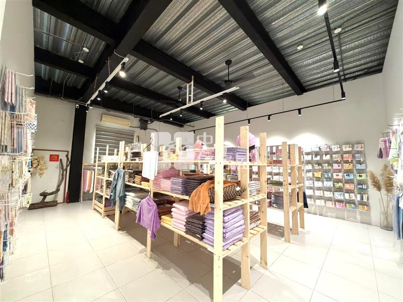 南屯文昌街/大地坪130坪/住二角店房屋室內格局與周邊環境