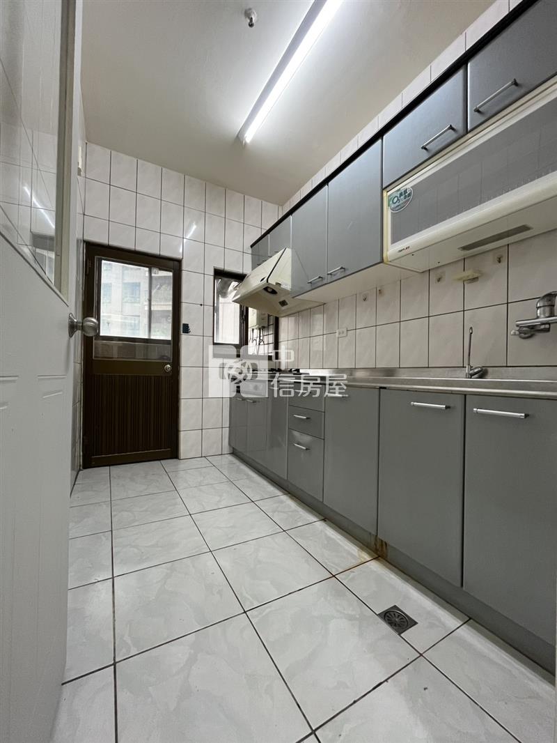 漢神巨蛋北屯最俗三房平車房屋室內格局與周邊環境