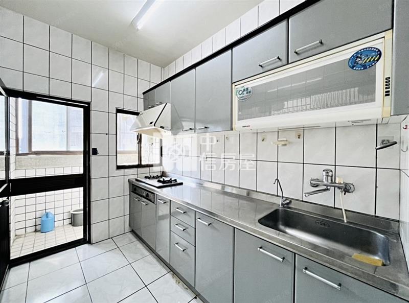 漢神巨蛋北屯最俗三房平車房屋室內格局與周邊環境