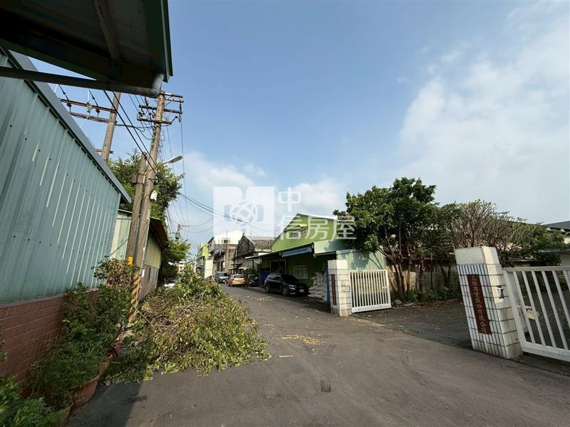 大里運動公園旁大面寬廠房房屋室內格局與周邊環境