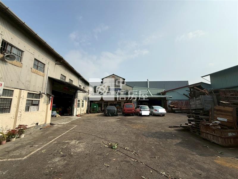 大里運動公園旁大面寬廠房房屋室內格局與周邊環境