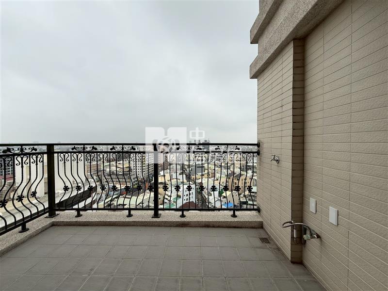 大雅挑高6米樓中樓5房平車房屋室內格局與周邊環境