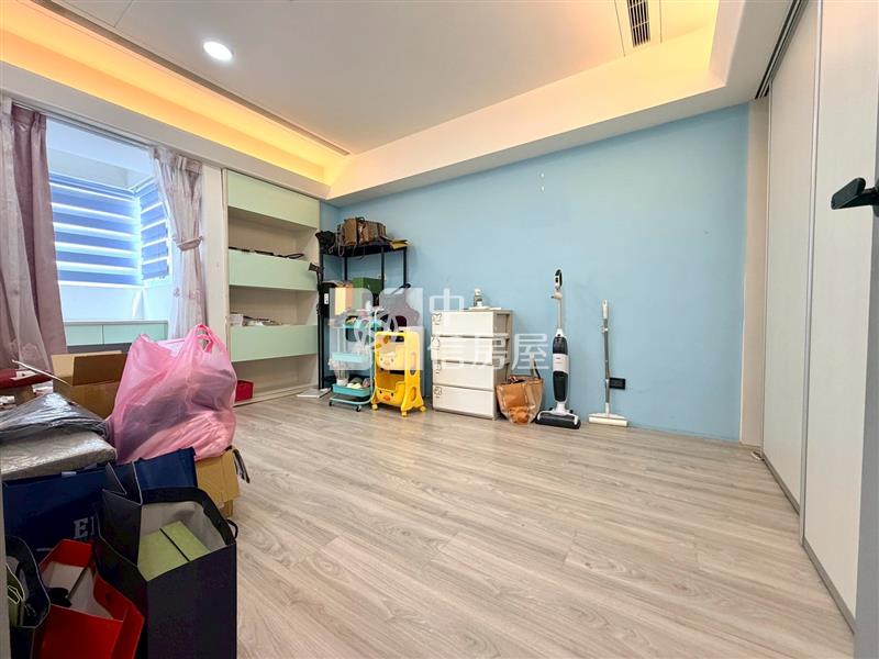 興大健康公園龍邦雙併豪宅附雙平車房屋室內格局與周邊環境