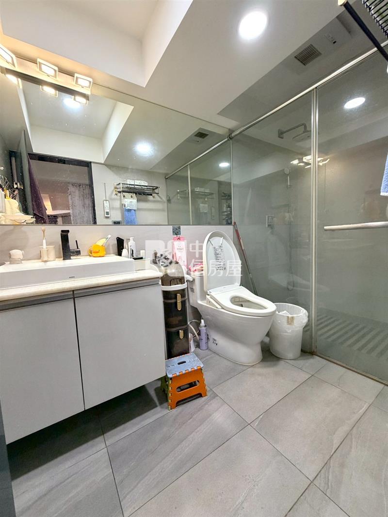 興大健康公園龍邦雙併豪宅附雙平車房屋室內格局與周邊環境