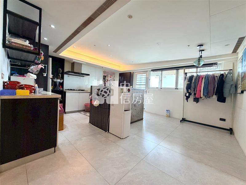 興大健康公園龍邦雙併豪宅附雙平車房屋室內格局與周邊環境