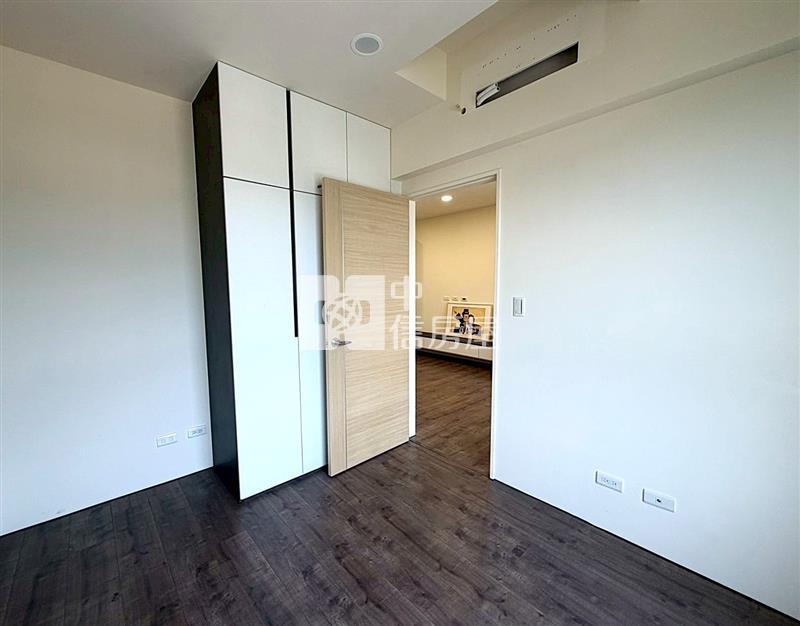 四月泊樂2房平車誠意出售房屋室內格局與周邊環境