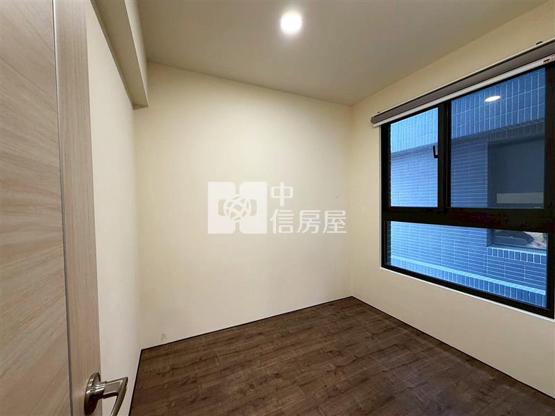 四月泊樂2房平車誠意出售房屋室內格局與周邊環境