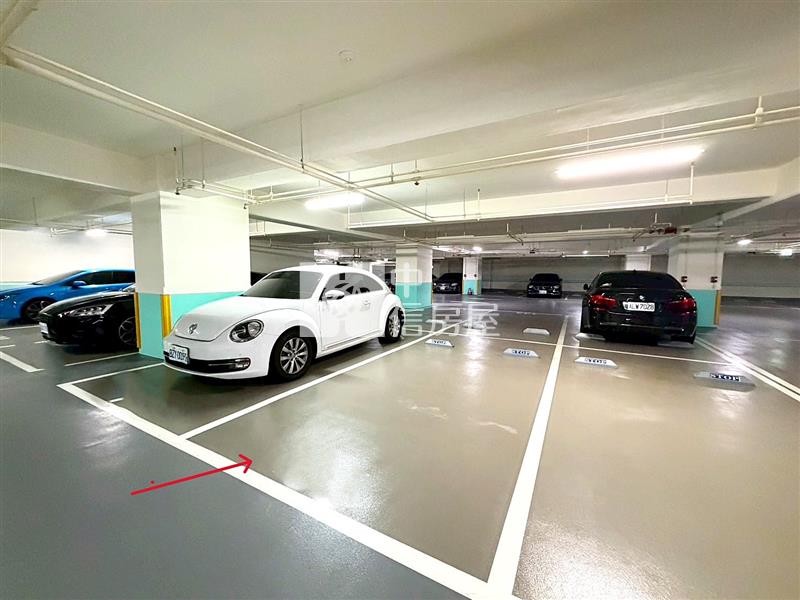 四月泊樂2房平車誠意出售房屋室內格局與周邊環境