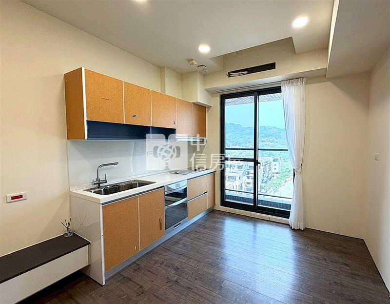 四月泊樂2房平車誠意出售房屋室內格局與周邊環境