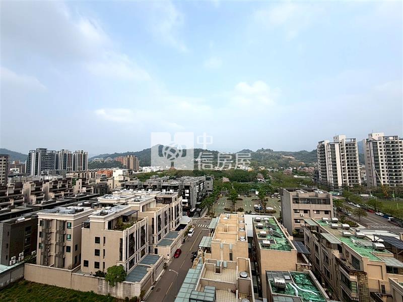 四月泊樂2房平車誠意出售房屋室內格局與周邊環境