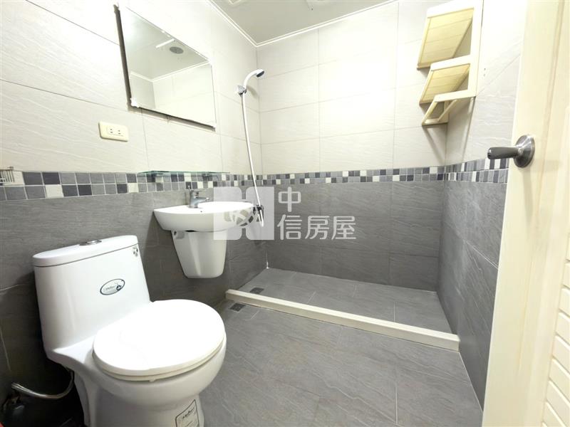 俊國福岡美4房房屋室內格局與周邊環境