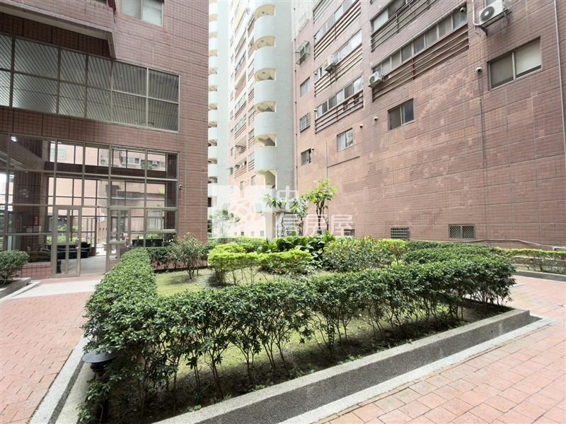 俊國福岡美4房房屋室內格局與周邊環境