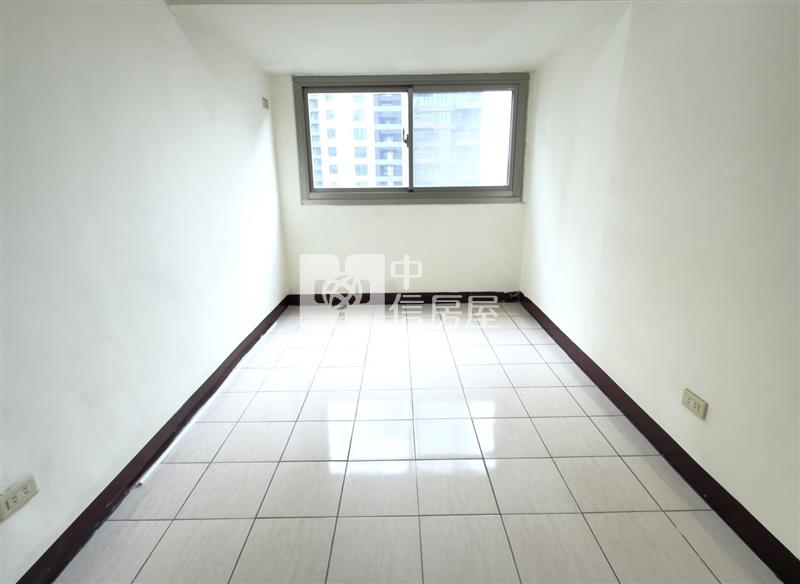 俊國福岡美4房房屋室內格局與周邊環境