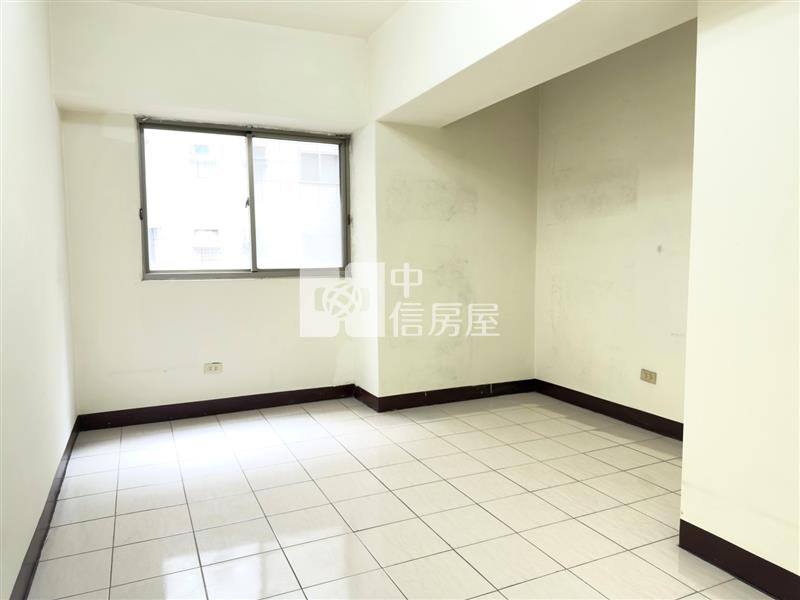 俊國福岡美4房房屋室內格局與周邊環境