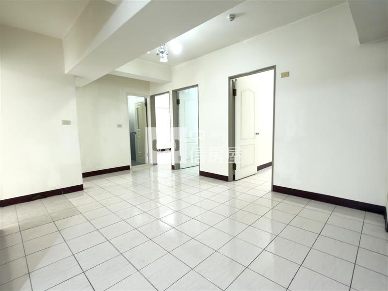 俊國福岡美4房房屋室內格局與周邊環境