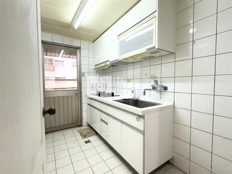 俊國福岡美4房房屋室內格局與周邊環境