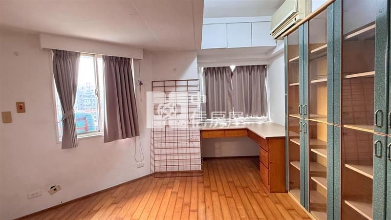 有伴生活高樓稀有三房美車釋出戶房屋室內格局與周邊環境