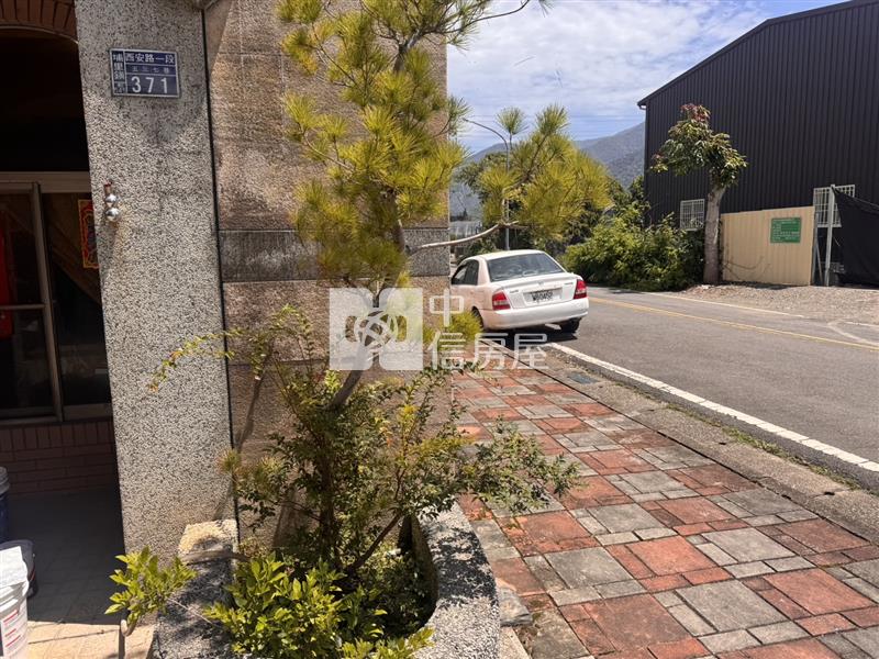 北梅角間震後屋房屋室內格局與周邊環境