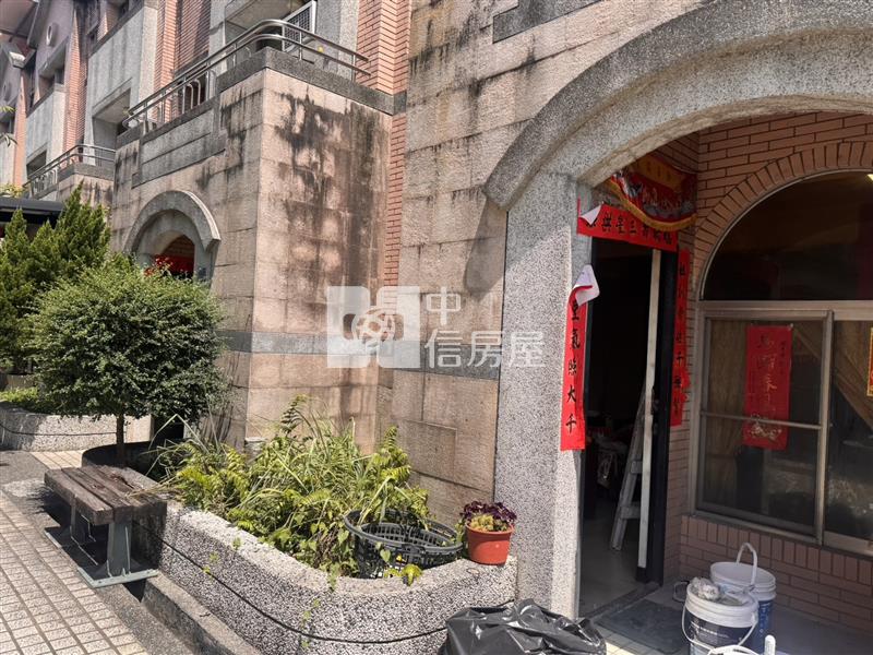 北梅角間震後屋房屋室內格局與周邊環境