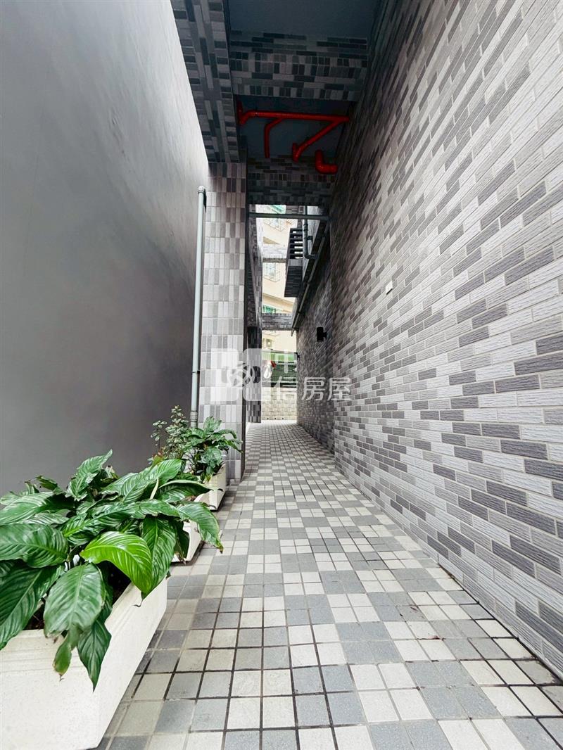 中壢後站挑高金店面房屋室內格局與周邊環境