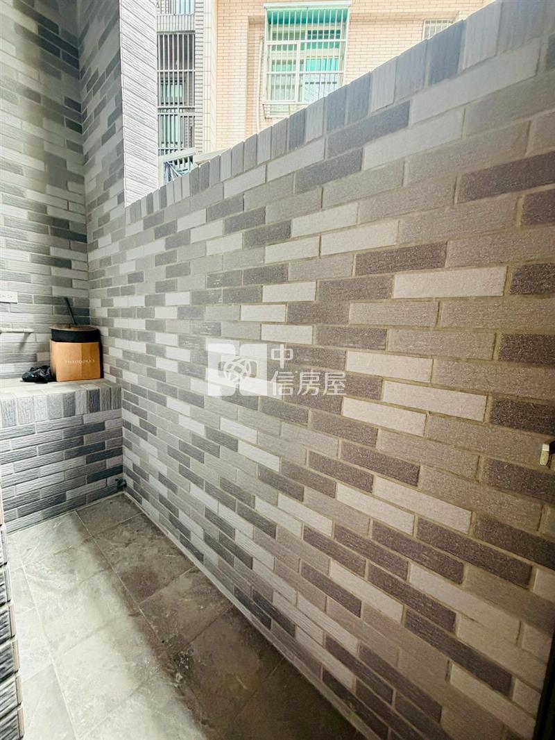 中壢後站挑高金店面房屋室內格局與周邊環境