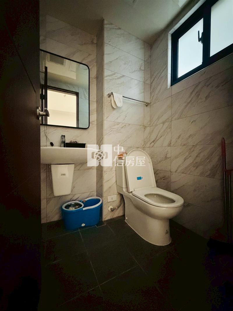 中壢後站挑高金店面房屋室內格局與周邊環境