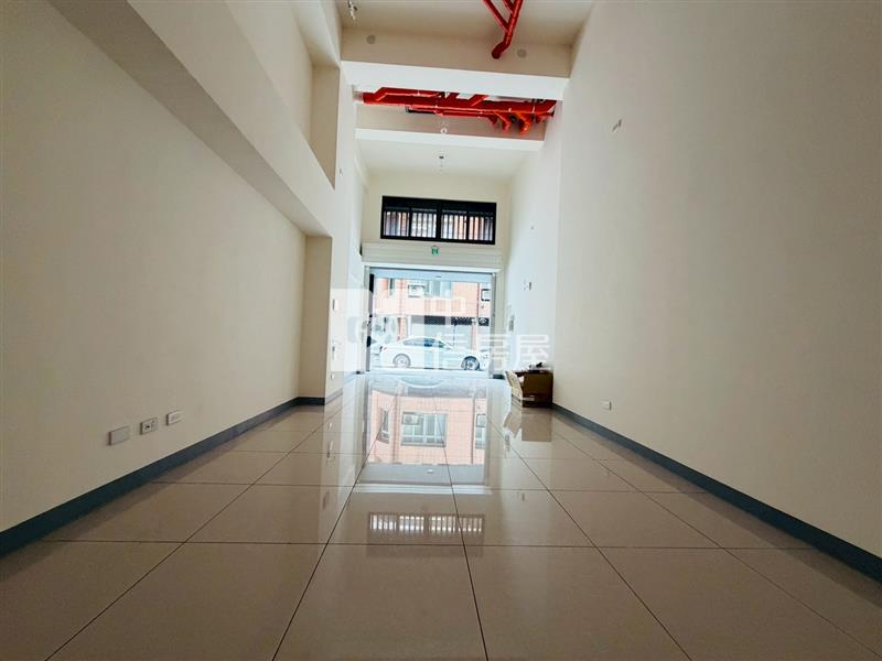 中壢後站挑高金店面房屋室內格局與周邊環境