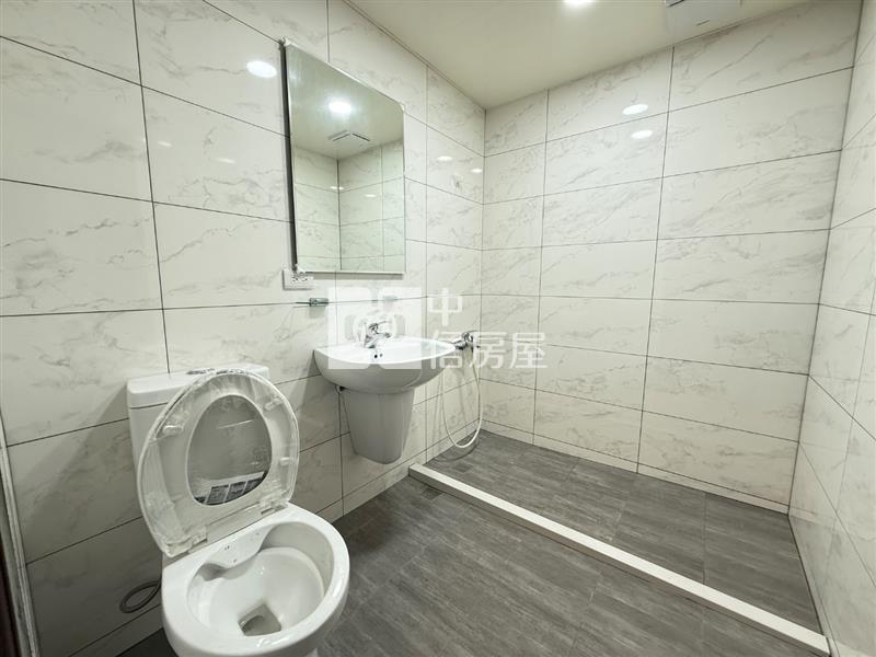 體育園區電梯美兩房房屋室內格局與周邊環境