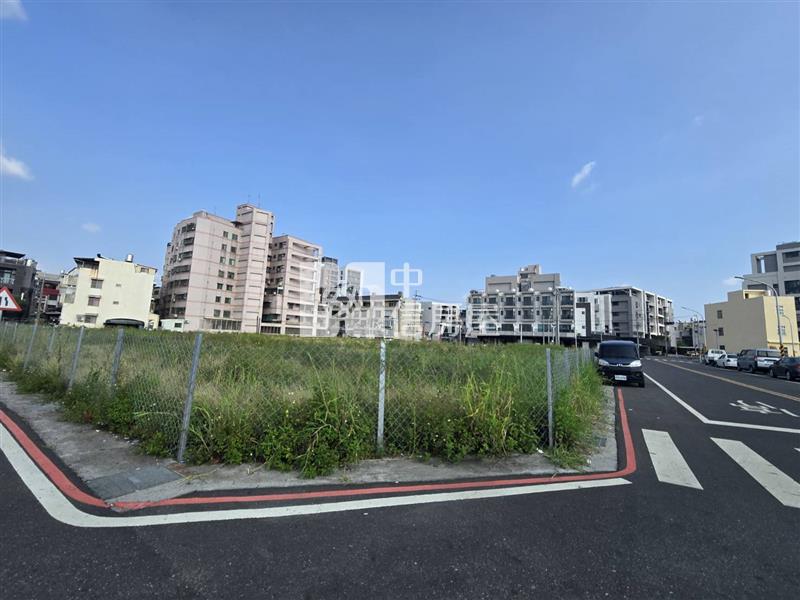 新化國稅局旁雙面臨路面寬20米重劃建地房屋室內格局與周邊環境