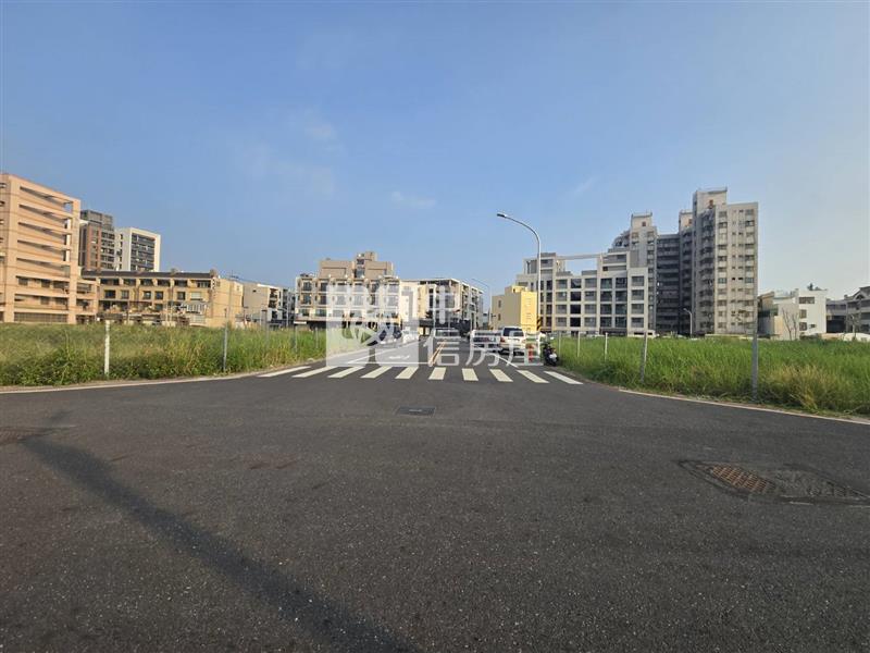 新化國稅局旁雙面臨路面寬20米重劃建地房屋室內格局與周邊環境