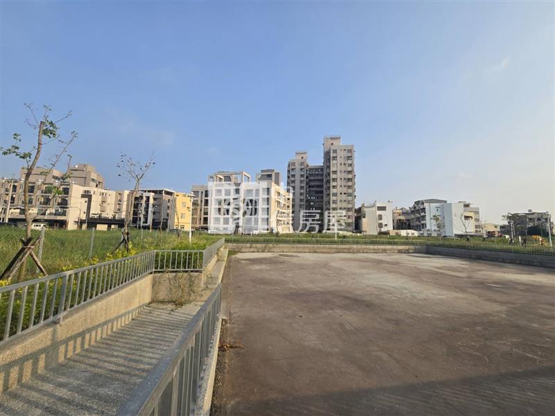 新化國稅局旁雙面臨路面寬20米重劃建地房屋室內格局與周邊環境