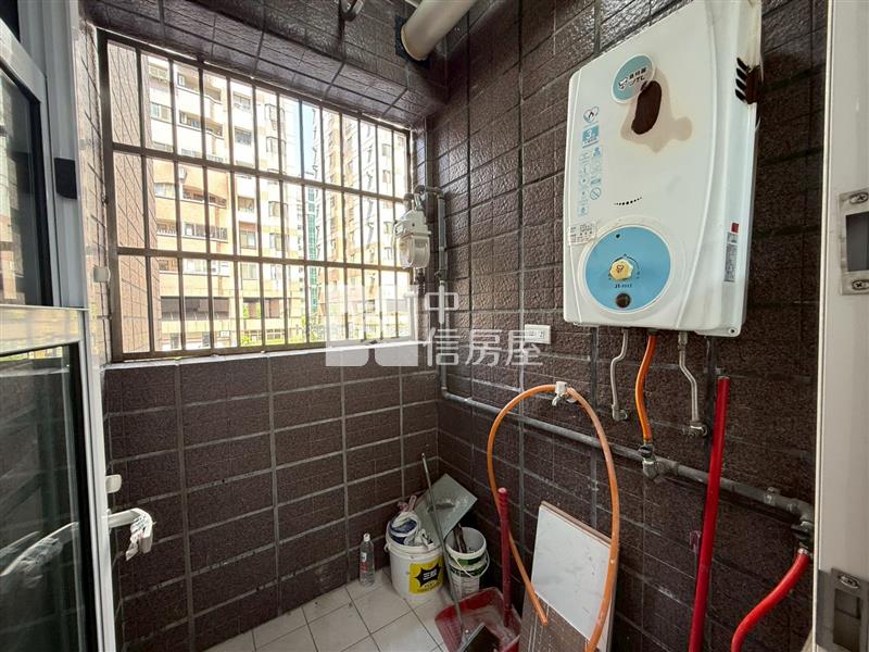 大有商圈全新裝潢3房車房屋室內格局與周邊環境
