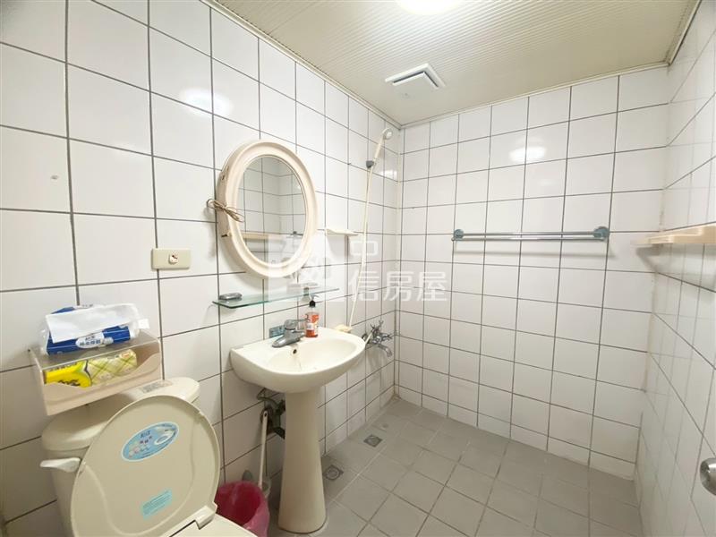 永正天下三房車位房屋室內格局與周邊環境