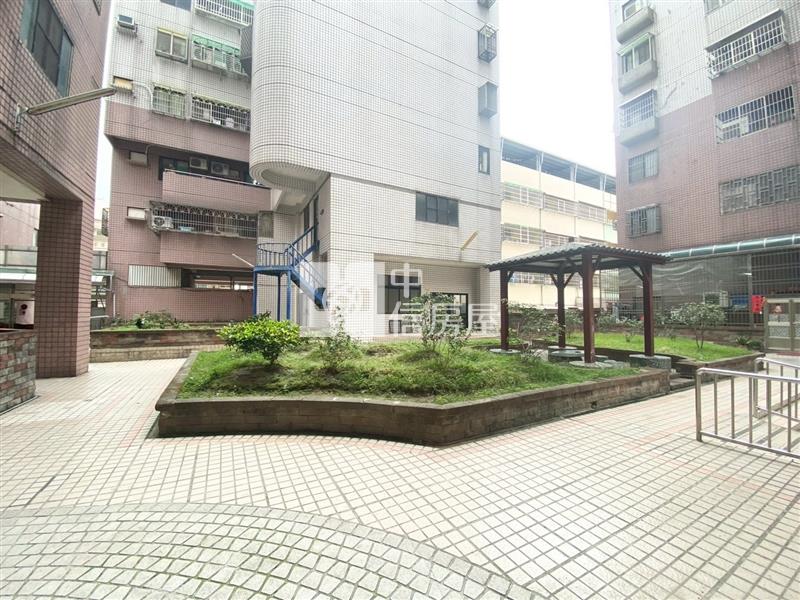 永正天下三房車位房屋室內格局與周邊環境