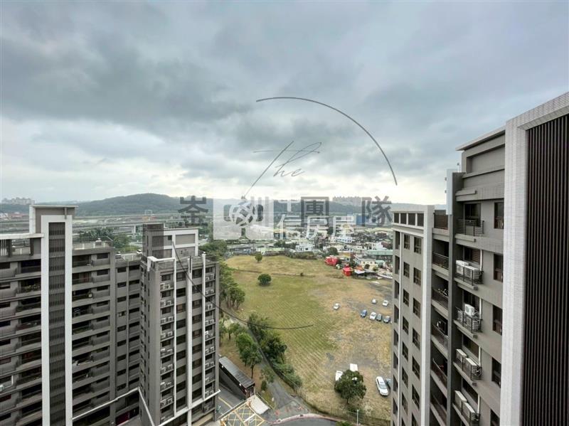 智富城高樓層景觀２房車房屋室內格局與周邊環境